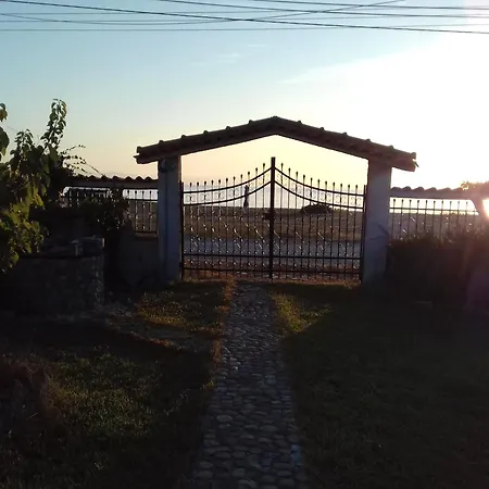 Potidaia House شقة *