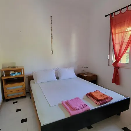 Potidaia House شقة *